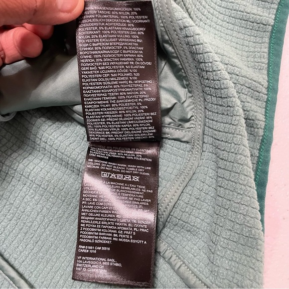 The North Face Men's Winter Warm Pro Vest Size S Slim Fit Color Dark Sage - Picture 15 of 16